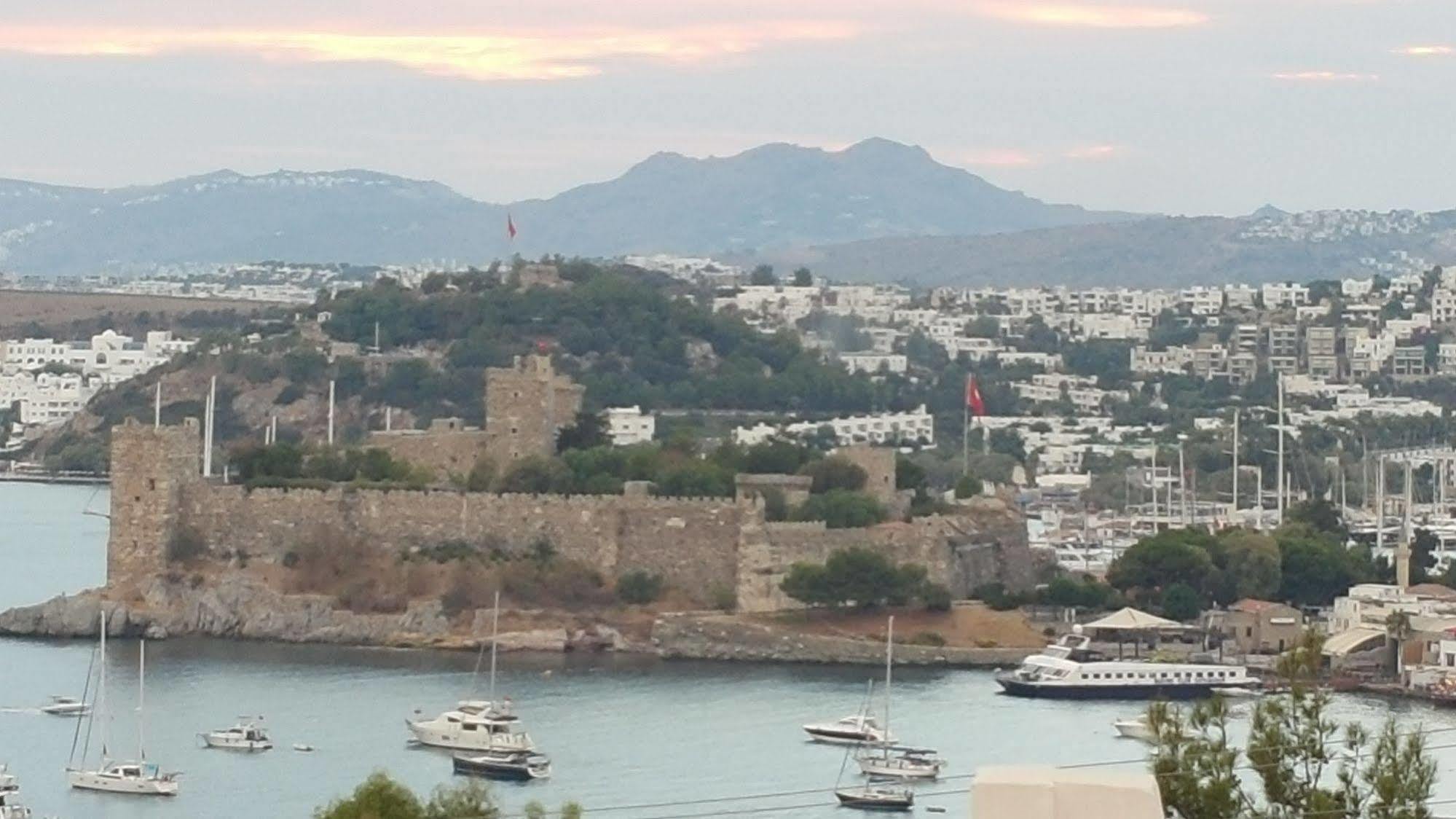 Emelce Apart Bodrum Eksteriør bilde